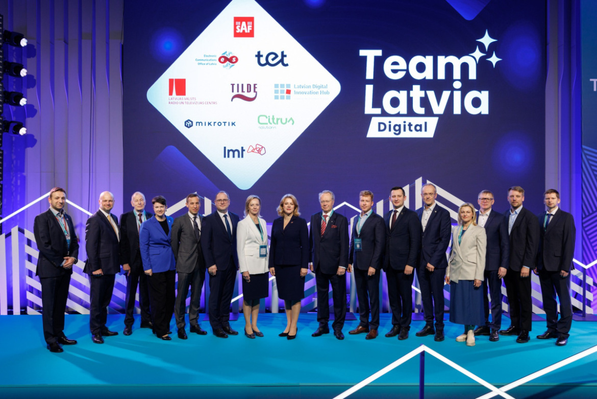 Team Latvia Diital konsorcija dalībnieki atklāšanas pasākumā