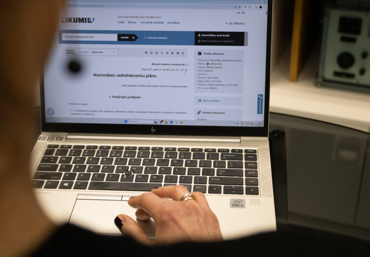 Persona datorā skatās Nacionālā radiofrekvenču plāna aktuālo redakciju vietnē likumi.lv.